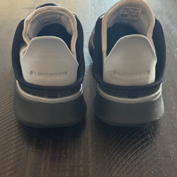 Boys Under Armour Black and Purple Athletic Shoes - Size 4.5Y - Picture 3 of 5